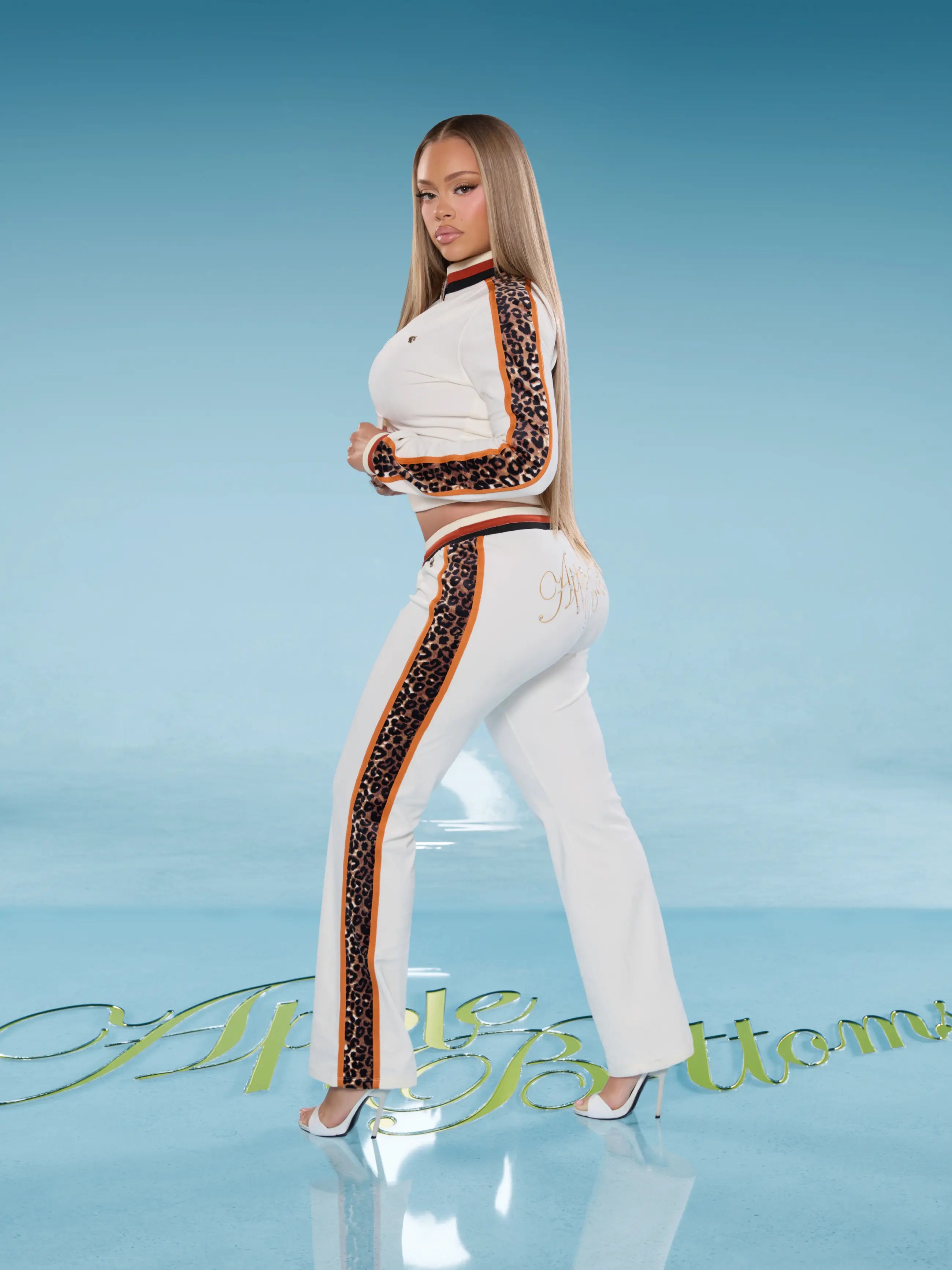 Low-Rise Velour Pants - Ivory